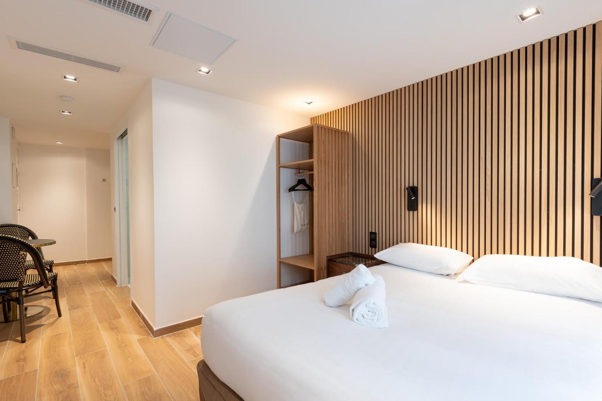 Les Suites Hcr Paris Exterior photo