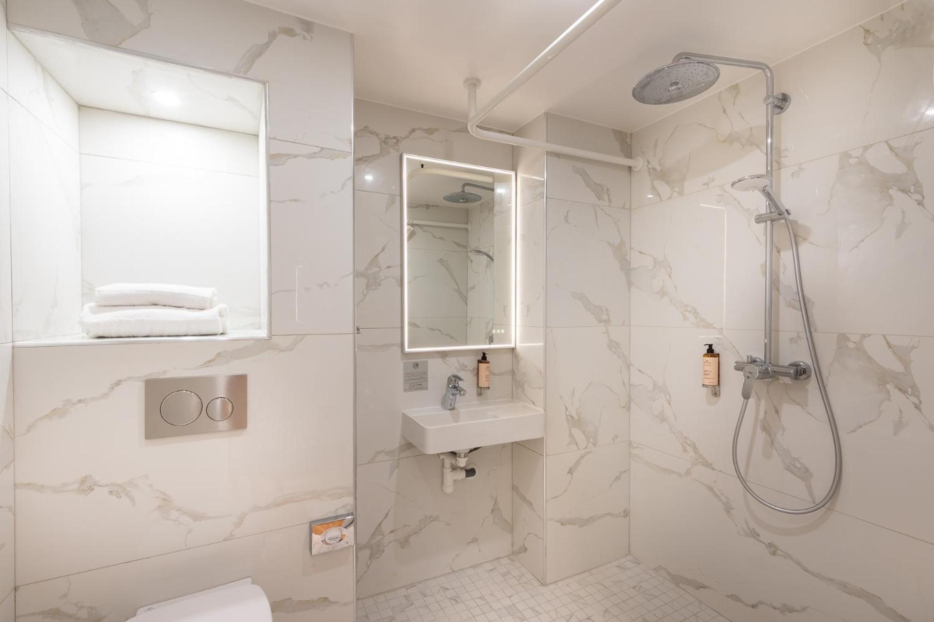Les Suites Hcr Paris Exterior photo