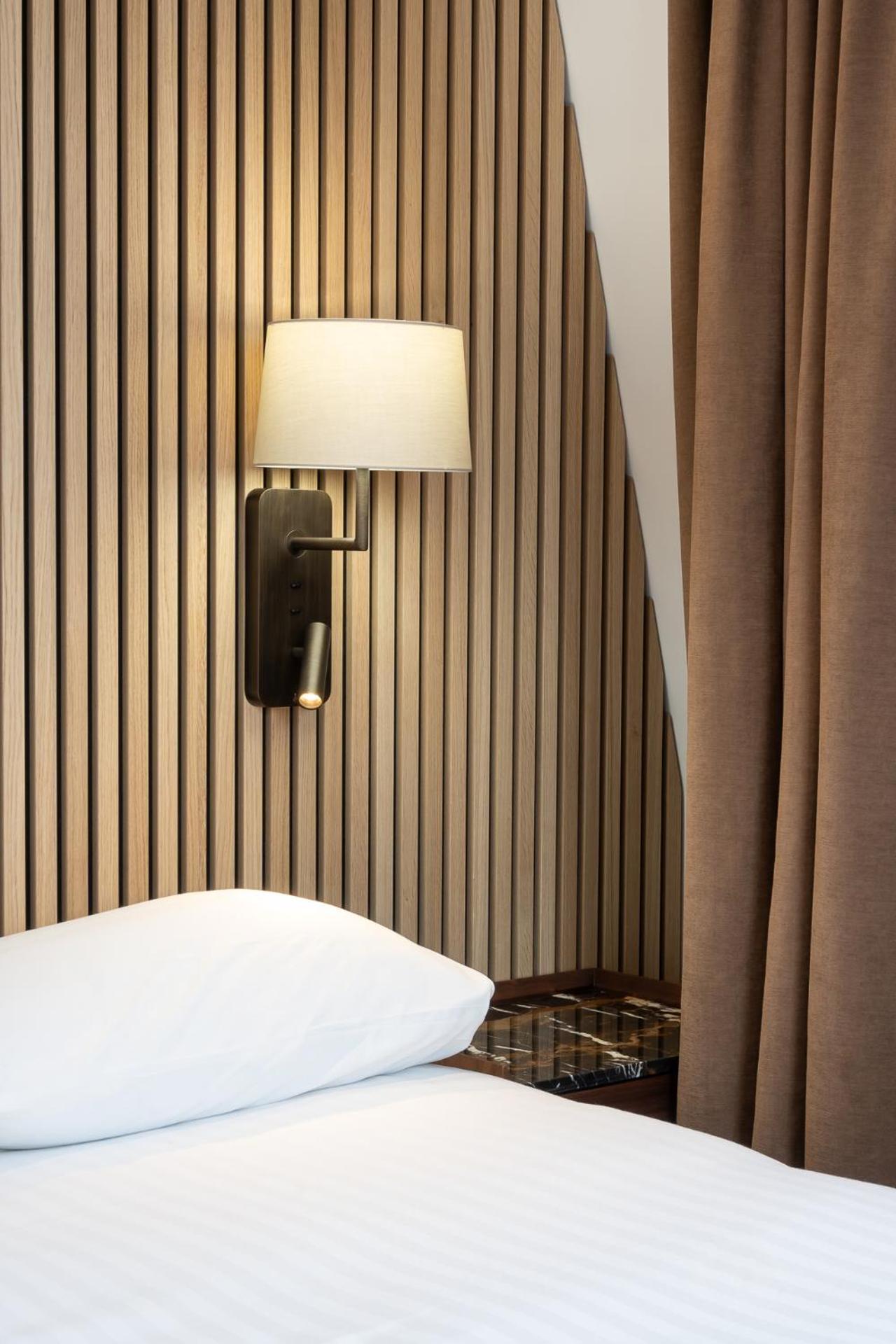 Les Suites Hcr Paris Exterior photo
