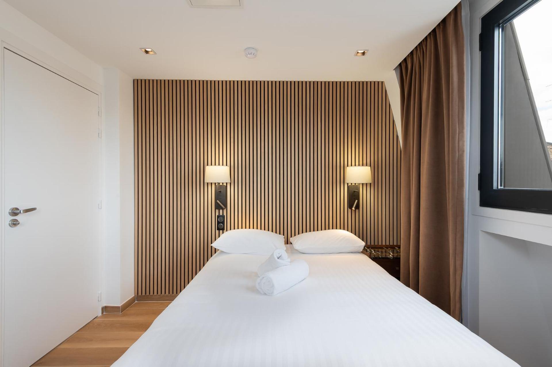 Les Suites Hcr Paris Exterior photo
