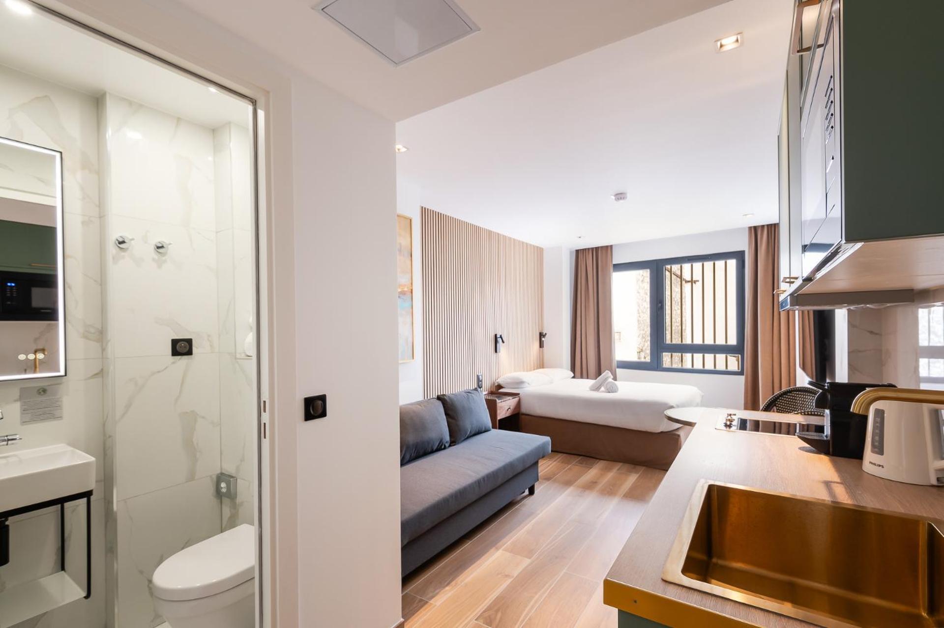 Les Suites Hcr Paris Exterior photo