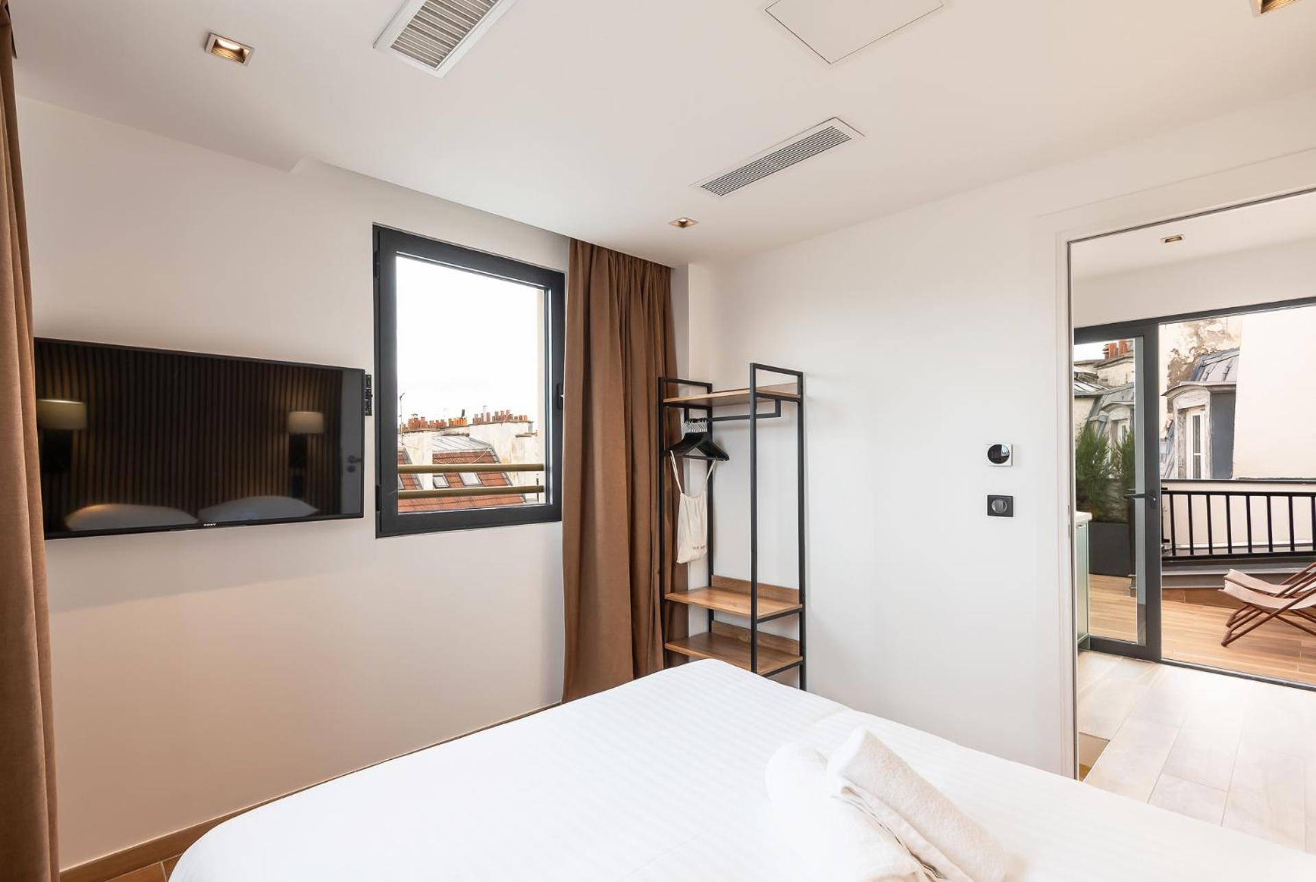 Les Suites Hcr Paris Exterior photo
