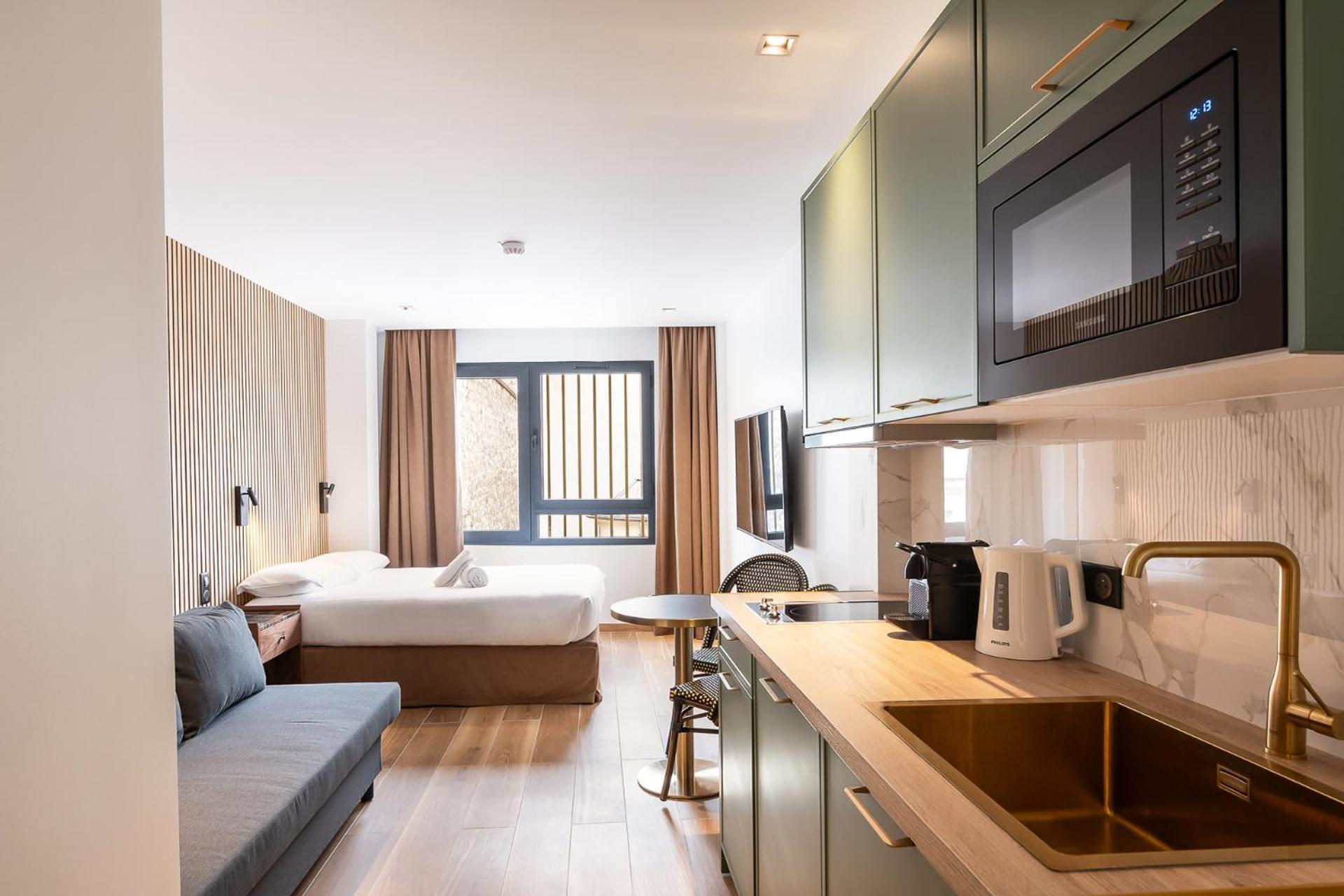 Les Suites Hcr Paris Exterior photo