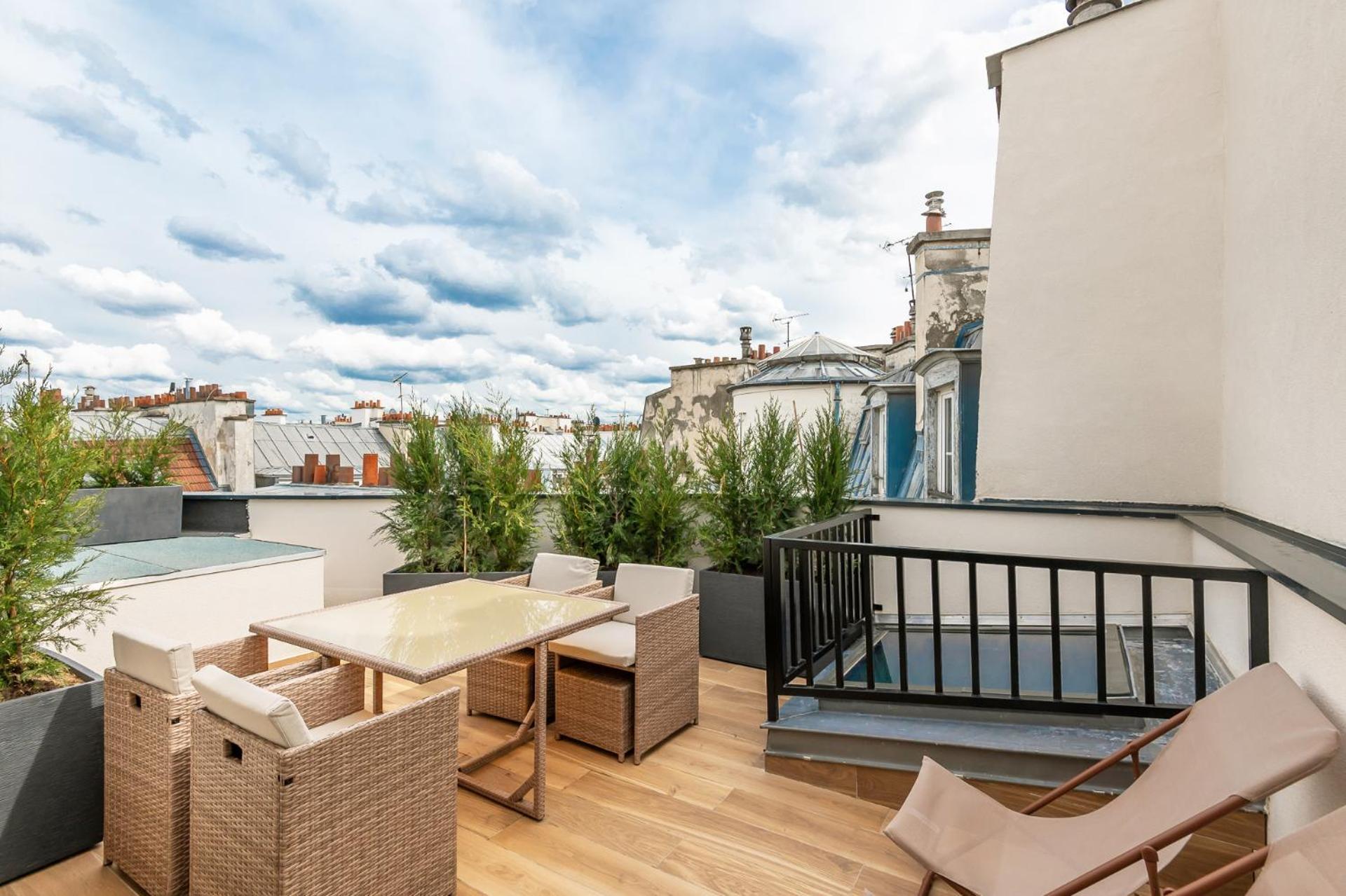 Les Suites Hcr Paris Exterior photo